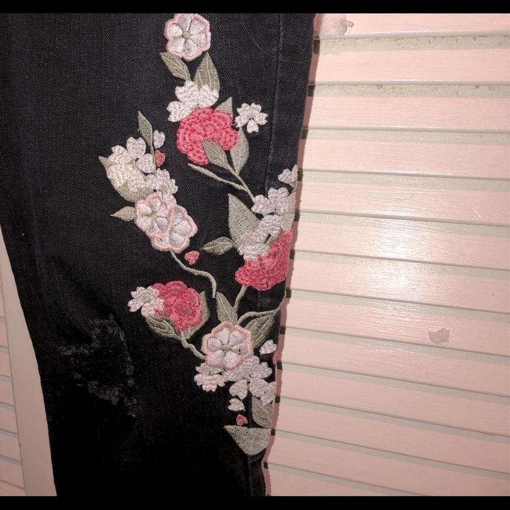 Blue Spice Black Distressed skinny floral embroidery Jeans - Picture 4 of 10